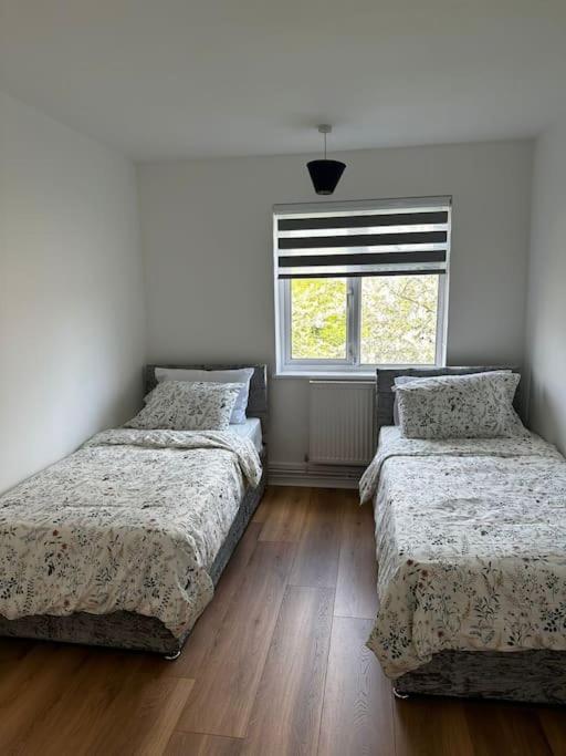 Oxfords 5 Star Lux 2 Bedroom Flat Near Jr 5 Pax, Permit Parking Esterno foto